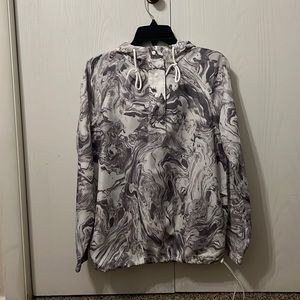 WOMENS GREY AND WHITE MARBLED RAIN PONCHO/WIND BREAKER SIZE S